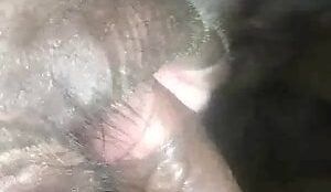 Video de homem enfiando o caralho na buceta apertada