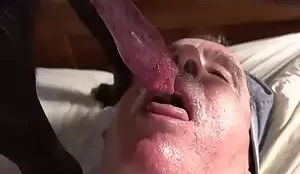 Video onde tem gay passando lingua na cabeça da rola