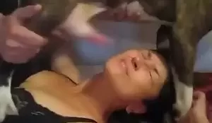 Esposa puta em video de sexo recebendo jatos de porra